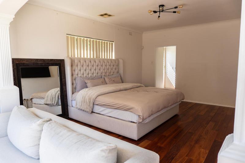 6 Bedroom Property for Sale in Plattekloof Western Cape